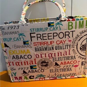 🌸NWOT Colorful Bahamas Print Tote Bag